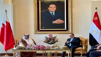 تفاصيل لقاء الرئيس السيسي وولي عهد البحرين بالمنامة