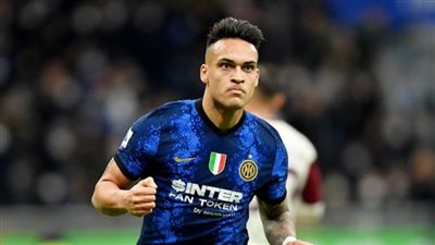 إنجاز تاريخي وقائمة أسطورية تنتظر لاوتارو مارتينيز في نهائي دوري أبطال أوروبا