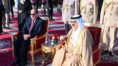  ملك البحرين يؤكد التقدير البالغ للدور الإستراتيجي والمحوري المصري بقيادة الرئيس في حماية الأمن القومي العربي