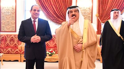 السيسي يؤكد قوة العلاقات المصرية البحرينية والحرص على تطوير التعاون لمصلحة الشعبين والأمة العربي