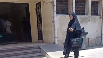 هانت عليه عشرة السنين.. انتظار خروج جثمان سيدة قتلت على يد زوجها أمام المشرحة بالدقهلية | فيديو 