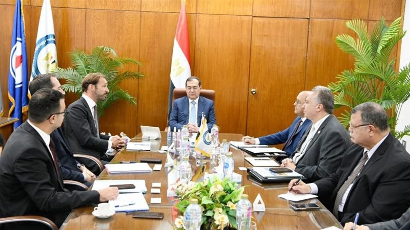 وزير البترول خلال