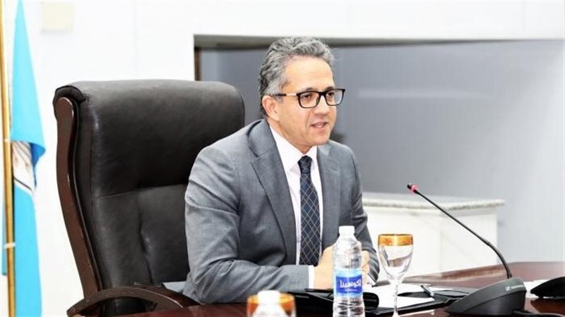 الدكتور خالد العناني