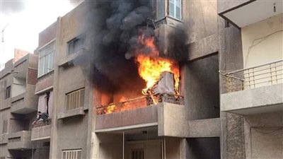 بسبب ماس كهربائي.. النيران تلتهم محتويات شقة طبيب بأسيوط 