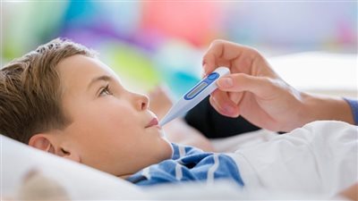 أعراض النزلة الشعبية عند الأطفال وطرق العلاج بالأعشاب الطبيعية