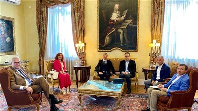 وزير السياحة والآثار يلتقي مع رئيس اتحاد شركات السياحة الإيطالية