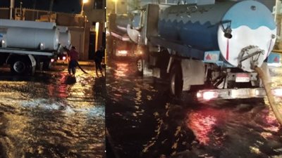 كسر ماسورة مياه رئيسية يتسبب في شلل مروري وعزل لحي العجمي |صور 