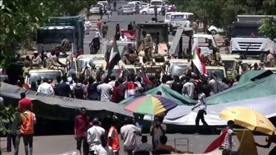 اتهامات دولية باستخدام العنف ضد المتظاهرين بالسودان