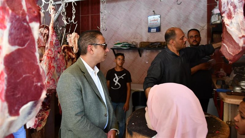 المحافظ بأحد محال