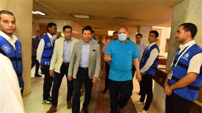  وزير الشباب والرياضة يتفقد تطوير مراكز الشباب في أسيوط 