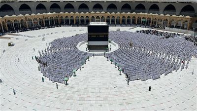 مشهد مهيب لتدفق آلاف الحجاج إلى مكة المكرمة | فيديو 