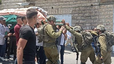 تمهيدا لمحاكمته.. إسرائيل تضع محافظ القدس قيد الإقامة الجبرية