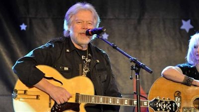 عازف روك يستعيد جيتاره بعد 46 عاما من سرقته