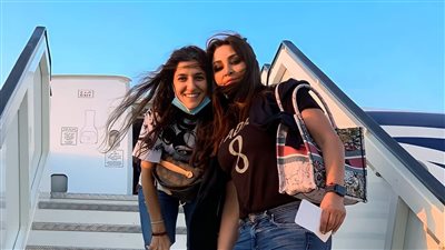  إليسا تغادر مصر بعد إحياء حفلها مع وائل كفوري