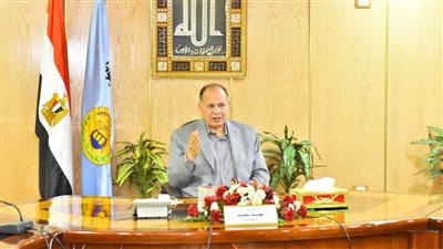 محافظ أسيوط يعتمد 10 طلبات اجازة و16 قرار ندب ونقل وإعارة للعاملين بمديرية الزراعة 