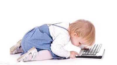 نصائح مهمة لتأمين الأطفال خلال تعاملهم مع الموبايل والإنترنت