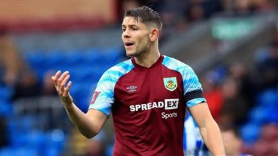 رسميا.. إيفرتون يتعاقد مع المدافع جيمس تاركوفسكي