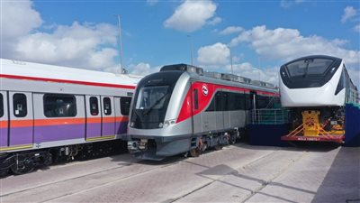 قبل ساعات من تشغيله.. تعرف على محطات تشغيل القطار الكهربائي | صور