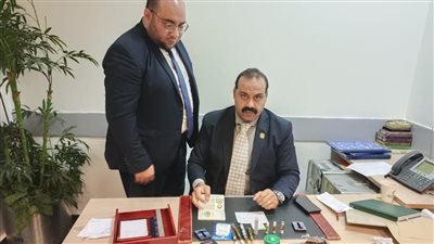 ضبط ساعة مرصعة بالألماس ومخدرات بحوزة راكبين بمطار القاهرة 