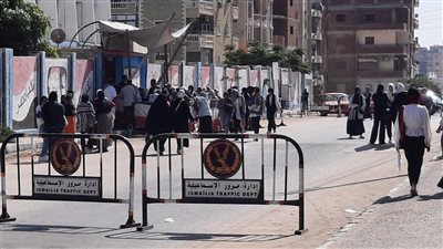 بث مباشر | بندعي لأولادنا ونقول يارب.. أولياء الأمور يتجمهرون أمام لجان الثانوية العامة بسوهاج 