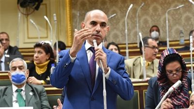 يجمع بين راتبين وخريج معهد فني.. بيان عاجل بشأن مخالفات رئيس جهاز حماية المستهلك 