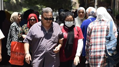 بث مباشر | الإنجليزي ضيَّع فرحتنا بالعيد.. حزن طلاب الثانوية العامة بالبحيرة لصعوبة الامتحان