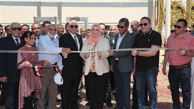 وزيرة التضامن ومحافظ بني سويف يفتتحان مشروع تأهيل 330 منزلًا بالحيبة