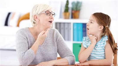 أهم عيوب الكلام عند الأطفال.. التأتأة تصيب 1٪ منهم