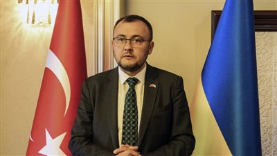 السفير الاوكراني: تركيا احتجزت سفينة روسية تحمل حبوبا