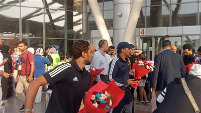 الجماهير تستقبل بعثة المنتخبات الوطنية عقب المشاركة بدورة ألعاب البحر المتوسط | فيديو