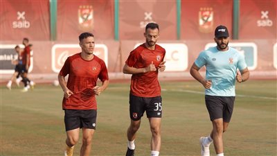 أحمد عبد القادر ينتظم في تدريبات الأهلي بعد مباراة الجونة 