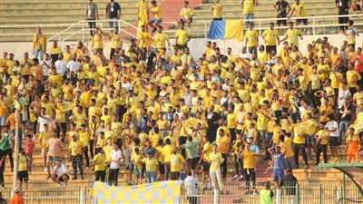 جماهير الإسماعيلي تهاجم اللاعبين أمام غزل المحلة | صور