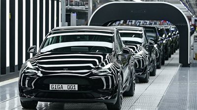 بسبب خلل تقني.. هيئة ألمانية تطالب تسلا باستدعاء 59 ألف سيارة 