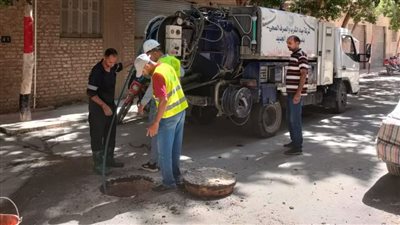 مياه أسيوط تبدأ حملات تطهير الغرف والشبكات استعدادا للعيد 