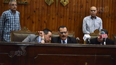 تأجيل محاكمة بديع ومحمود عزت في قضية أحداث المنصة لـ 1 أكتوبر