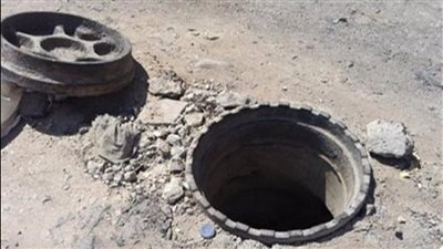 إصابة عامل إثر سقوطه داخل بالوعة صرف صحي في المنيا