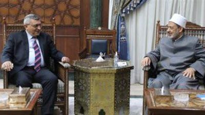 سفير جمهورية أرمينيا بالقاهرة يهنئ الإمام الأكبر بعيد الأضحى المبارك