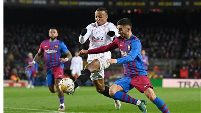 إدارة إشبيلية تعلق على مفاوضات برشلونة مع كوندي