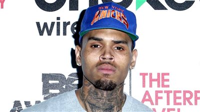 كريس براون يعاتب جمهوره بسبب قلة الدعم: عندما أصدر ألبوم اسمع صوت صراصير