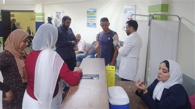 مياه أسيوط توفر أمصالا ولقاحات وقائية لعمال الصرف الصحي 