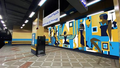 مصادر بالمترو: لم نتلق شكاوى من الفنان الروسي بشأن ادعاء استخدام لوحاته