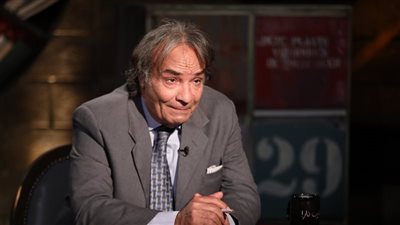 حمدي الوزير: الممرضات بتخاف تتعامل معايا.. وبنت شافتني في الأسانسير صرخت | فيديو