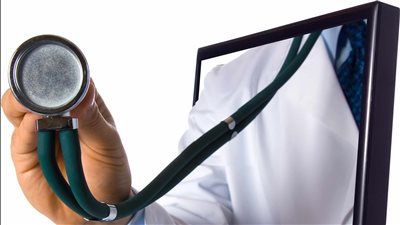 ابتزاز الدكاترة.. تطبيقات حجز مواعيد الكشف تطلق نظاما جديدا للمحاسبة.. والأطباء يصفونه بالسخرة 