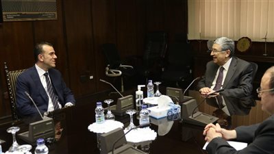 وزير الكهرباء يبحث مع شركة إماراتية الاستثمار في مصر بمجالات الهيدروجين الأخضر