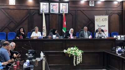 سلوى بكر تعرض كتابة المرأة في مصر.. وضحى عاصي تتناول إبداعها بالأردن