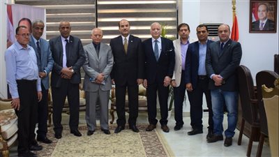 لجنة قطاع العلوم البيطرية بالمجلس الأعلى للجامعات تزور كلية الطب البيطري بجامعة العريش