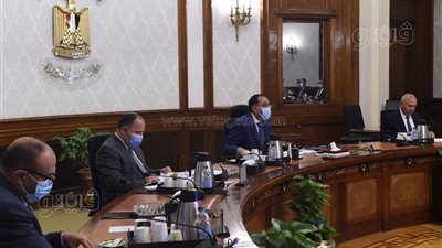 لتقليل نسب الحوادث.. رئيس الوزراء يتابع الموقف التنفيذي لمنظومة النقل الذكي 