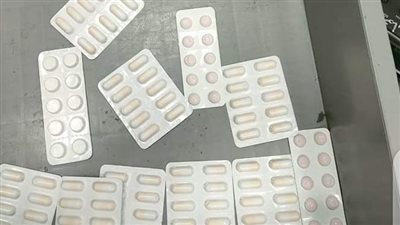 إحباط تهريب أقراص مخدرة أخفاها راكب بين ملابسه بمطار الغردقة 