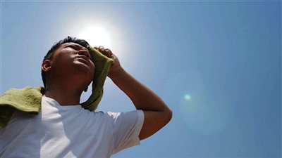 أعراض ضربة الشمس وعلاجها وطرق الوقاية منها