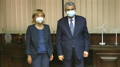 وزير الكهرباء يبحث زيادة التعاون مع بنك الاستثمار الأوروبي